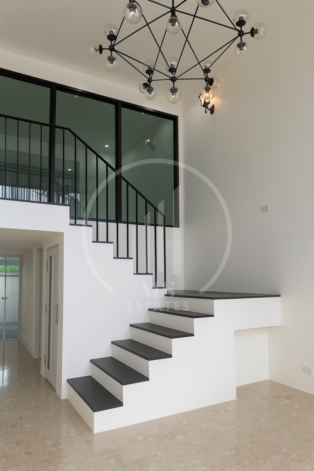 Modern Half-Story Townhouse – photo 4