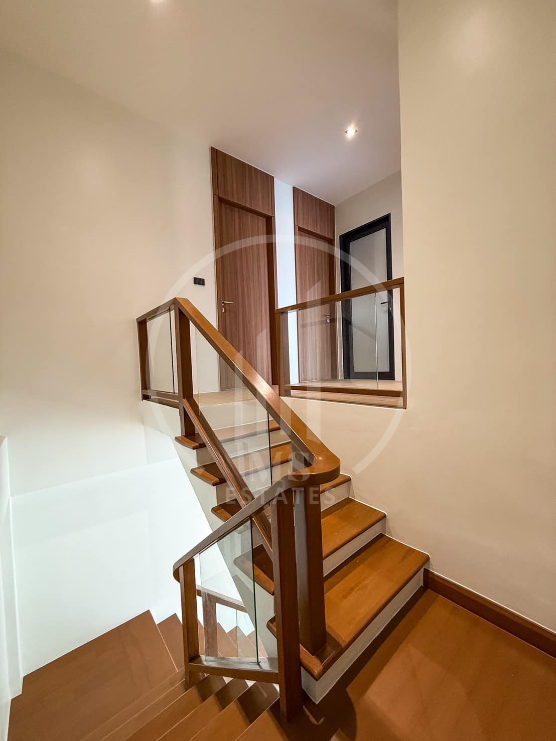Newly completed pool villa – photo 4