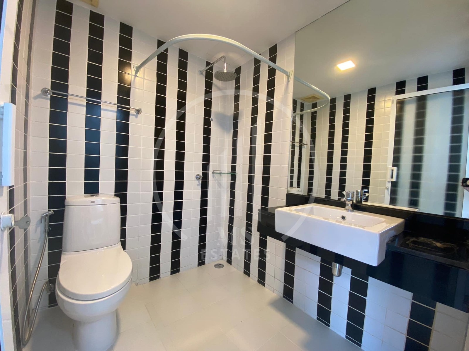 The Wide Condo – photo 5