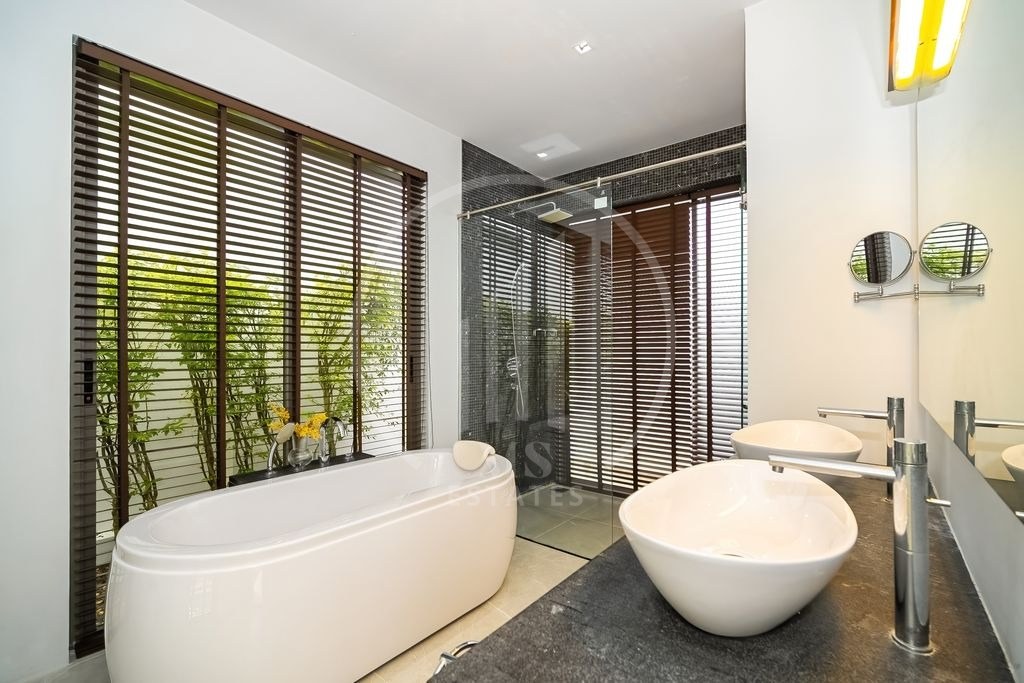 Modern Luxury Pool Villa near Bang Tao Beach – photo 2