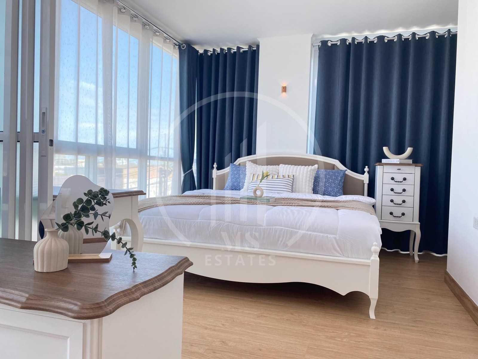 The Wide Condo