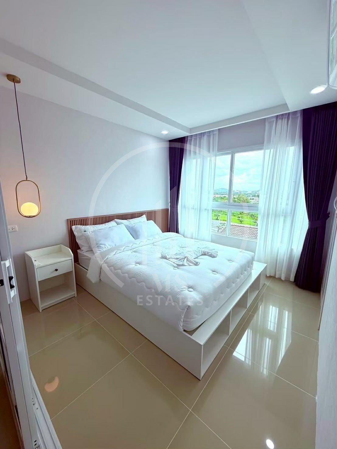 The Royal Place Condominium – photo 2