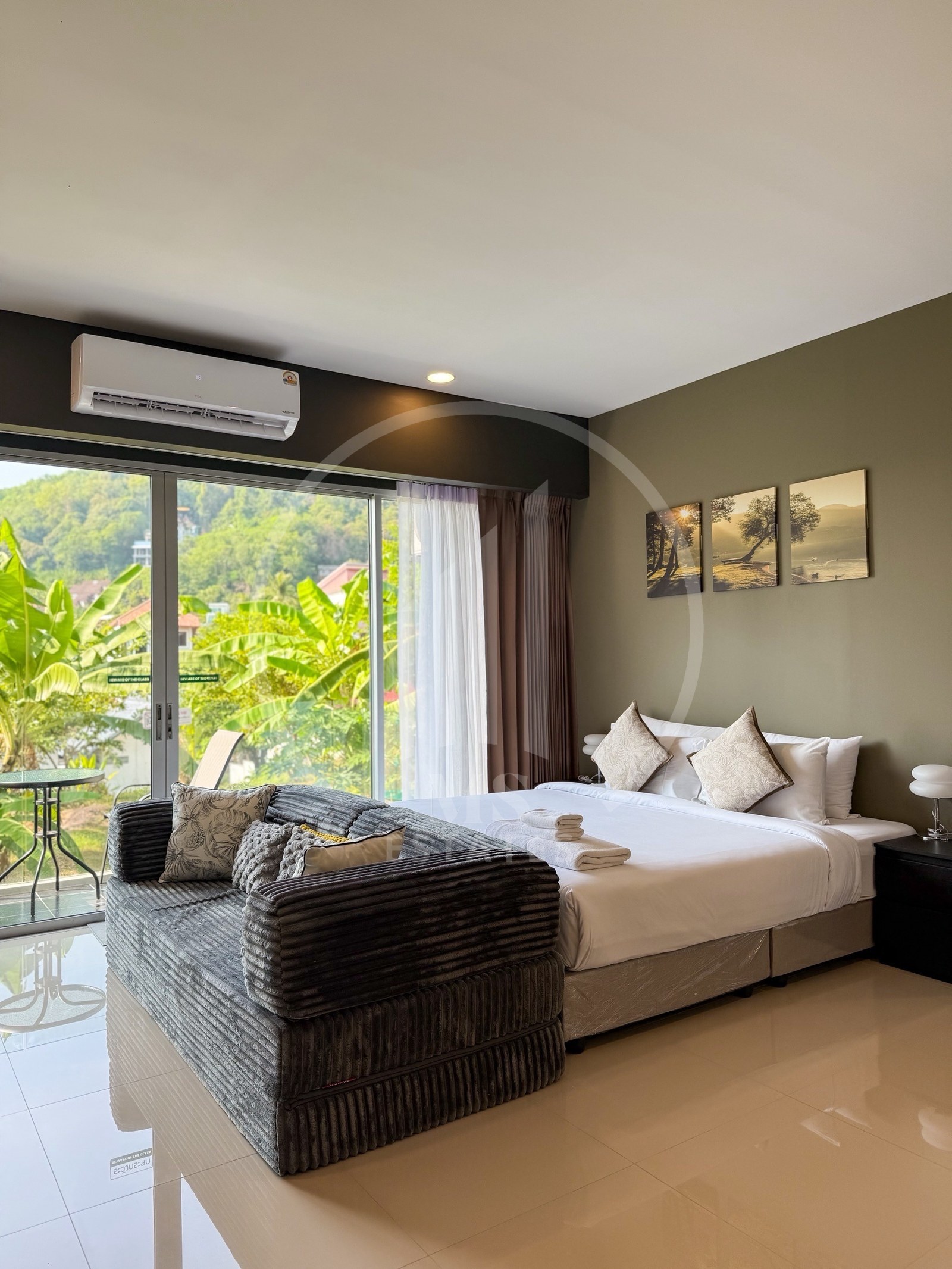 The Chic Condominium
