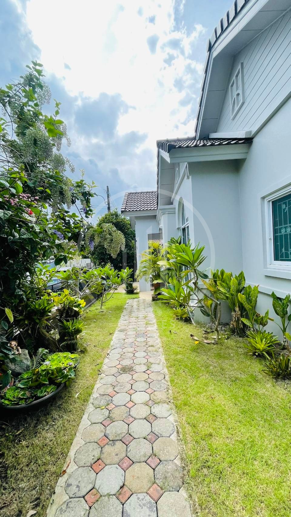 Sinsuk Thani – photo 2