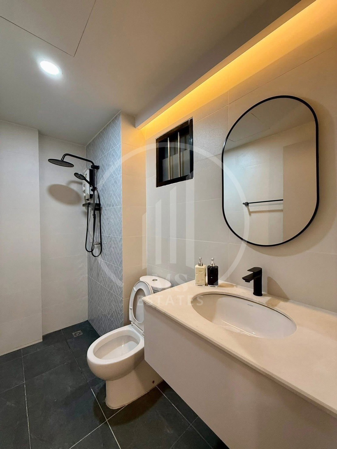 Job Condominium , Kuku – photo 5