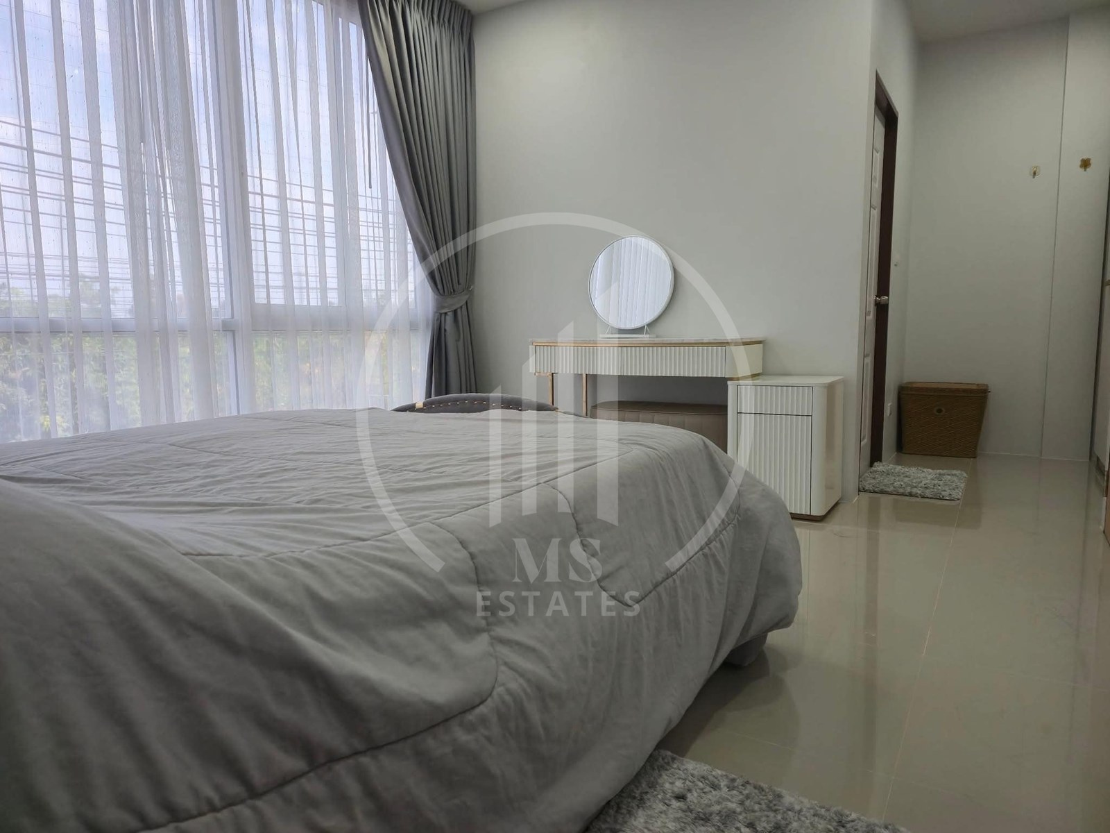 Two-Story Twin House – photo 2