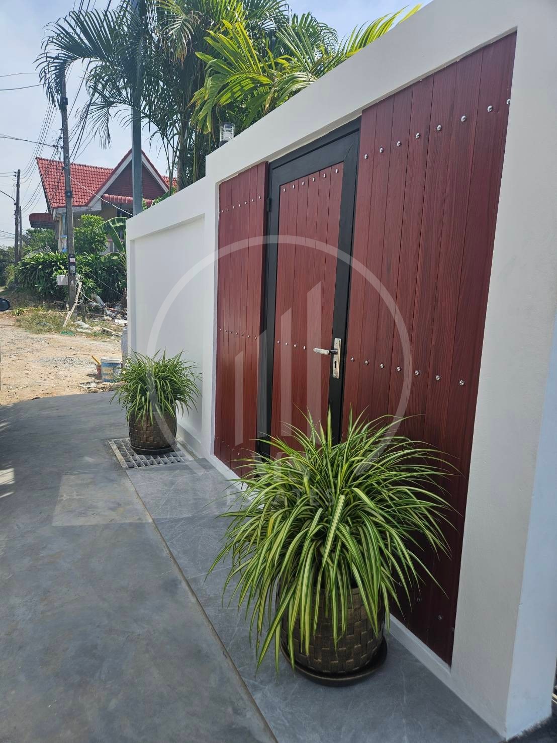 Single Detached House with Pool – photo 4