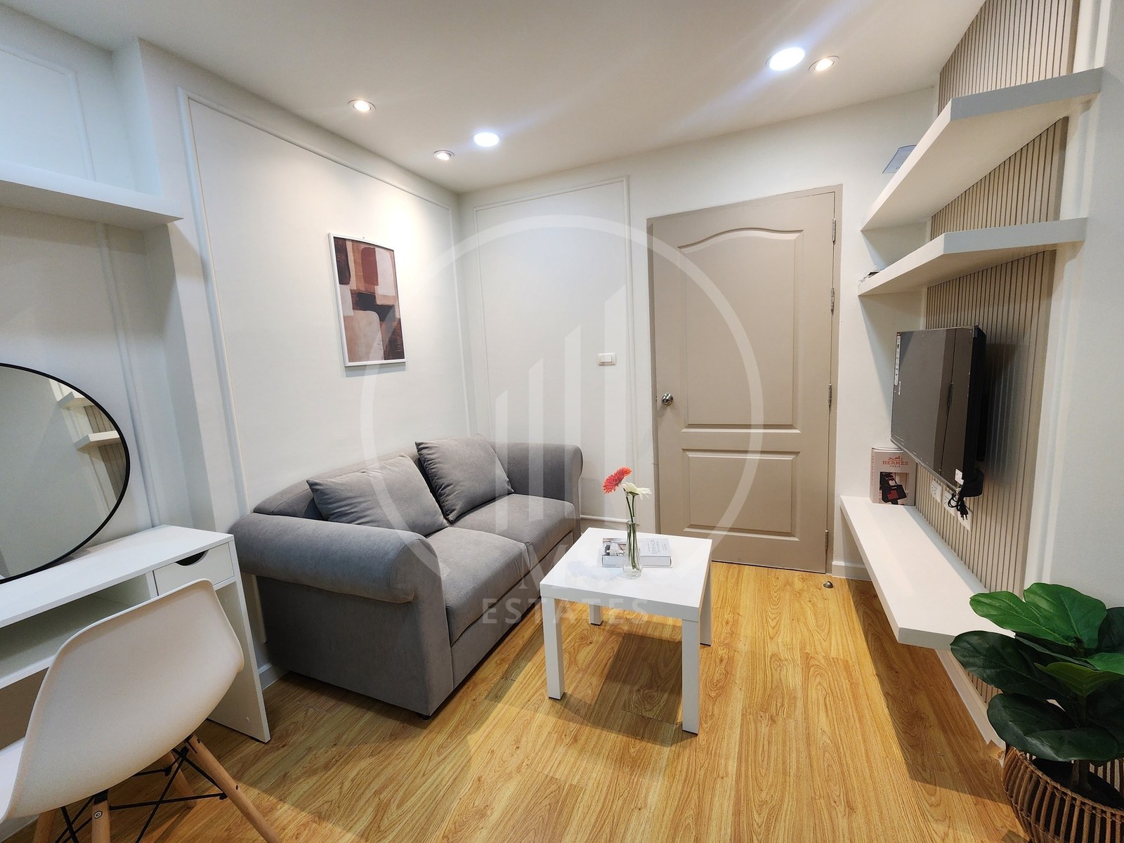 Plus 1 Condominium – photo 3