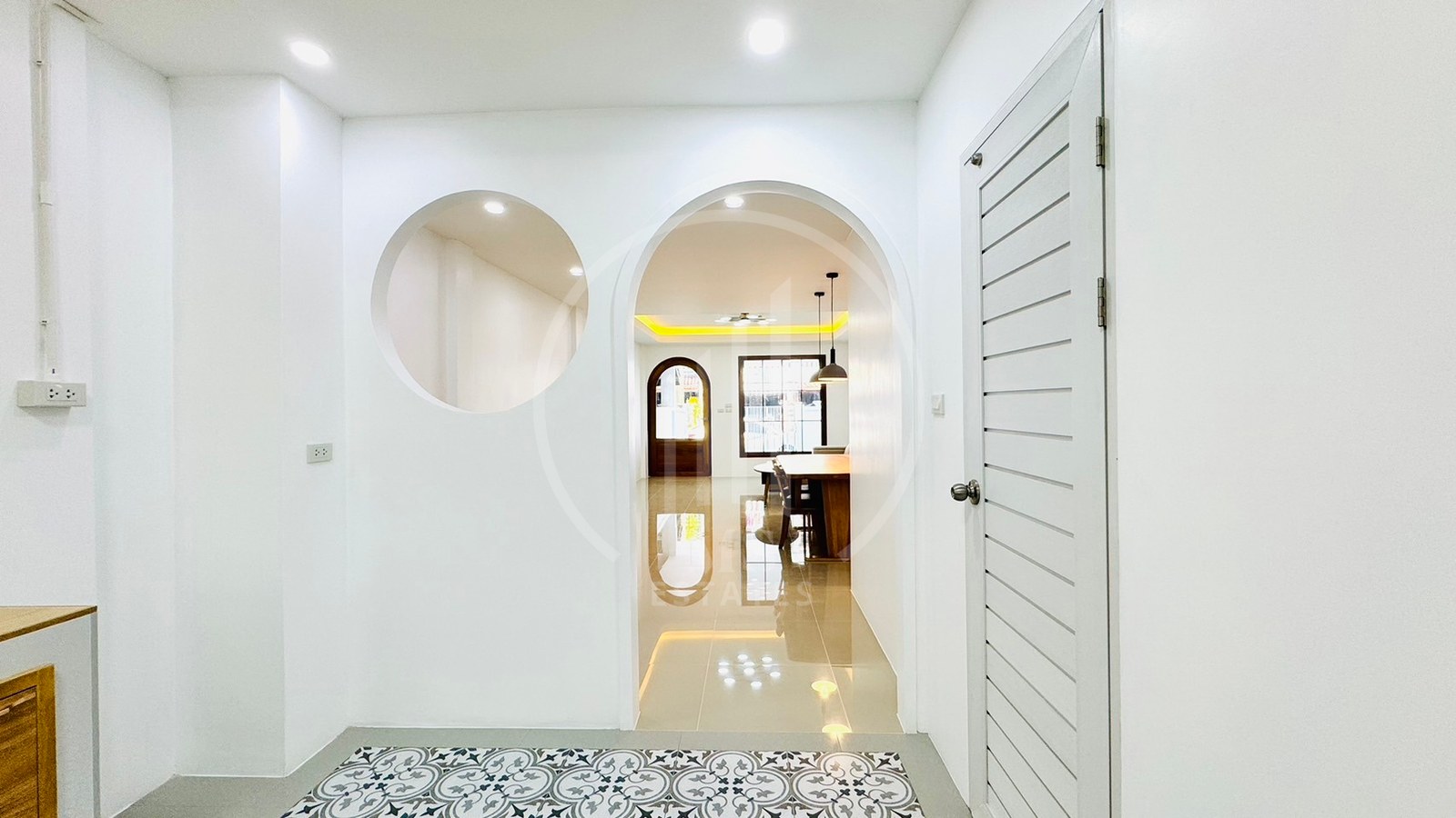 White House in Than Thong 1 – photo 2