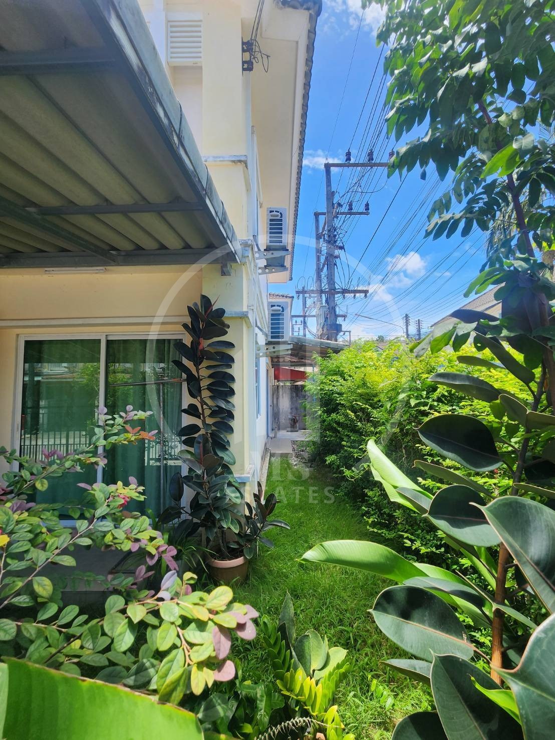 Corner House Behind Thalang Hospital – photo 5