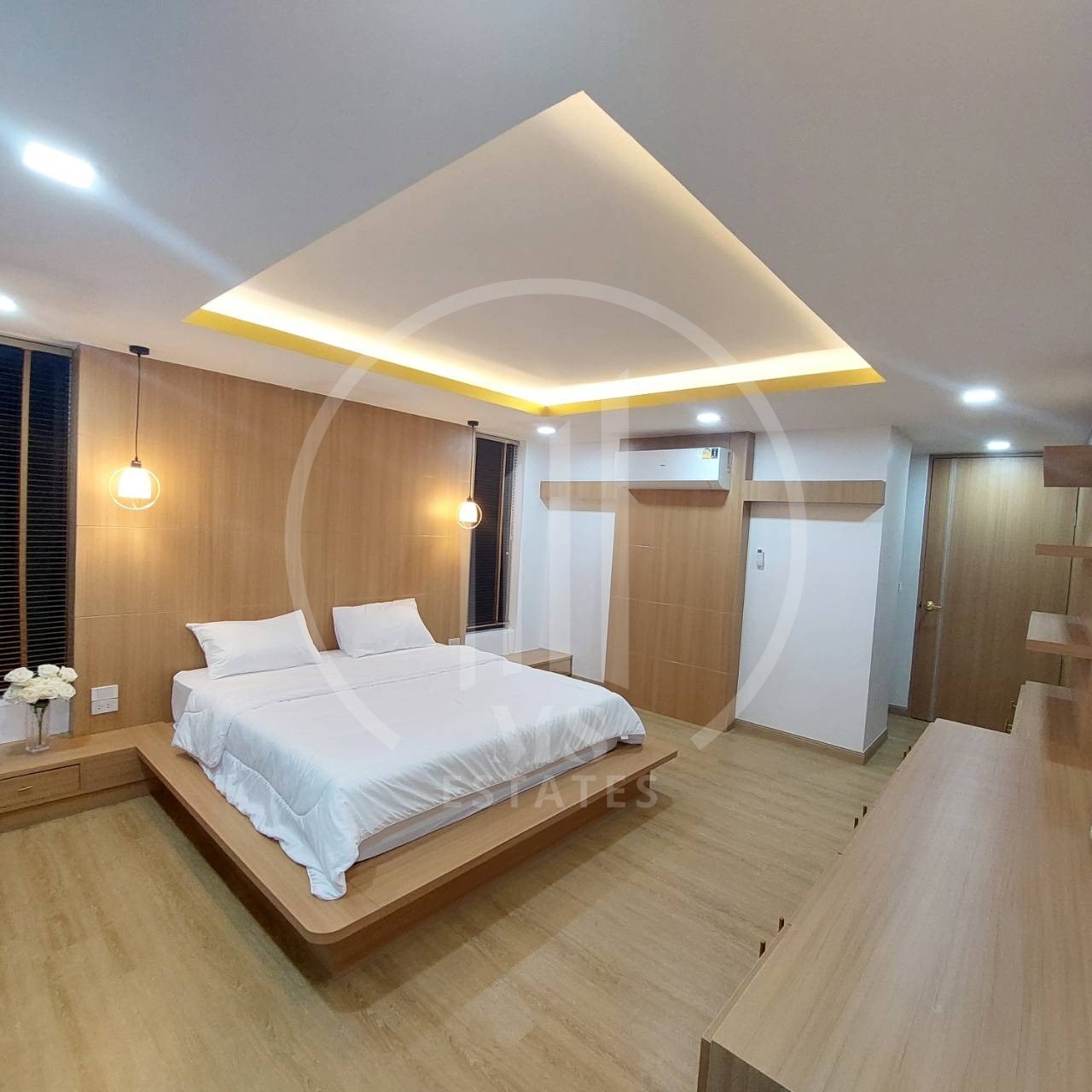 Modern Oasis Pool Villa In Chalong