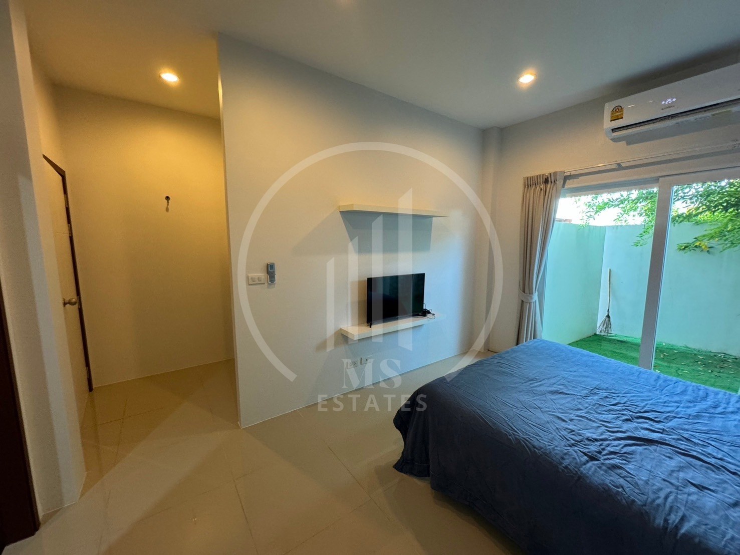 Hide Away at Bypass – photo 4