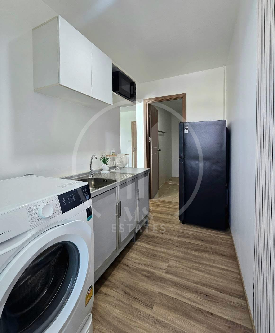 The Royal Place Condominium – photo 5