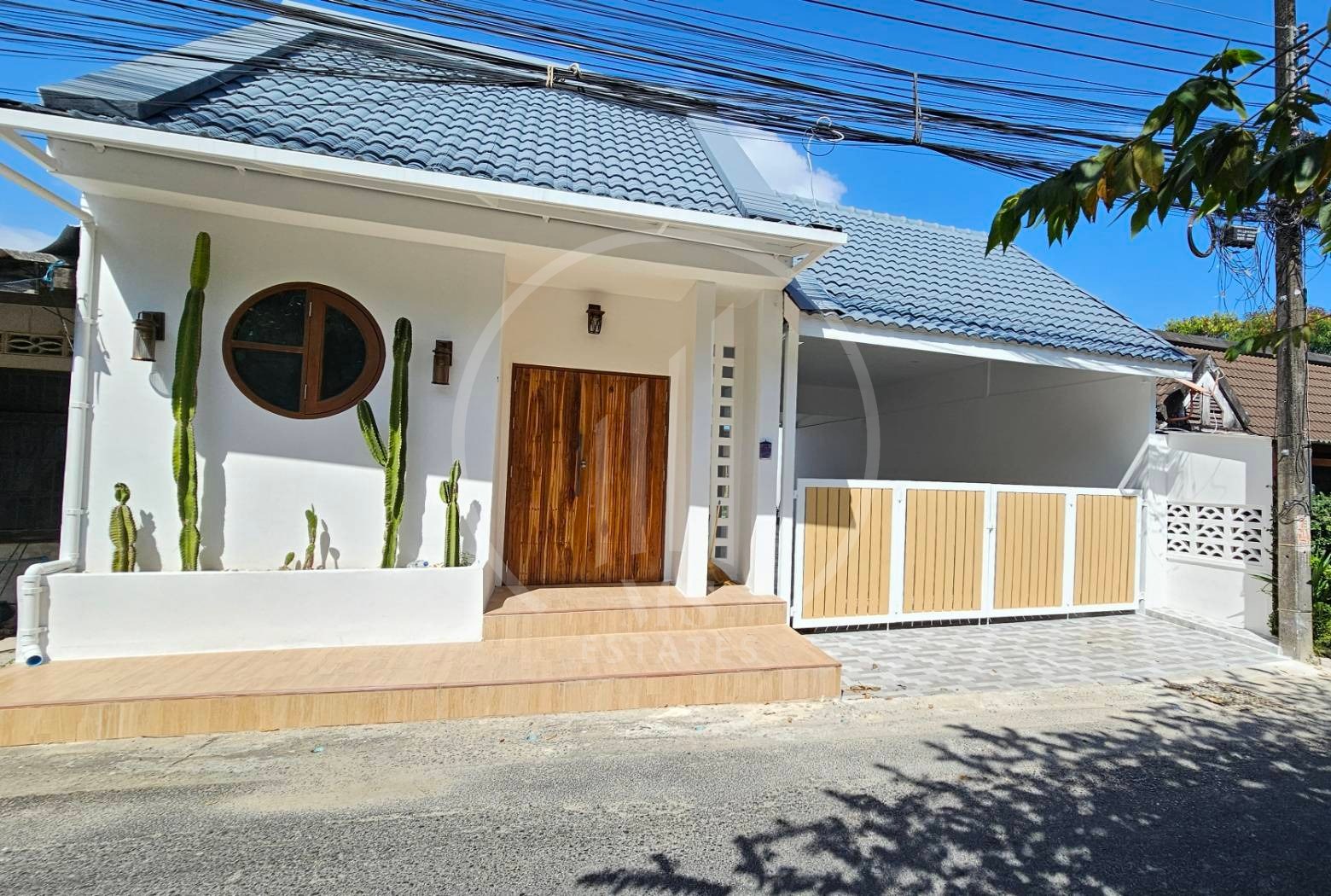 Townhouse Oasis in Wichit