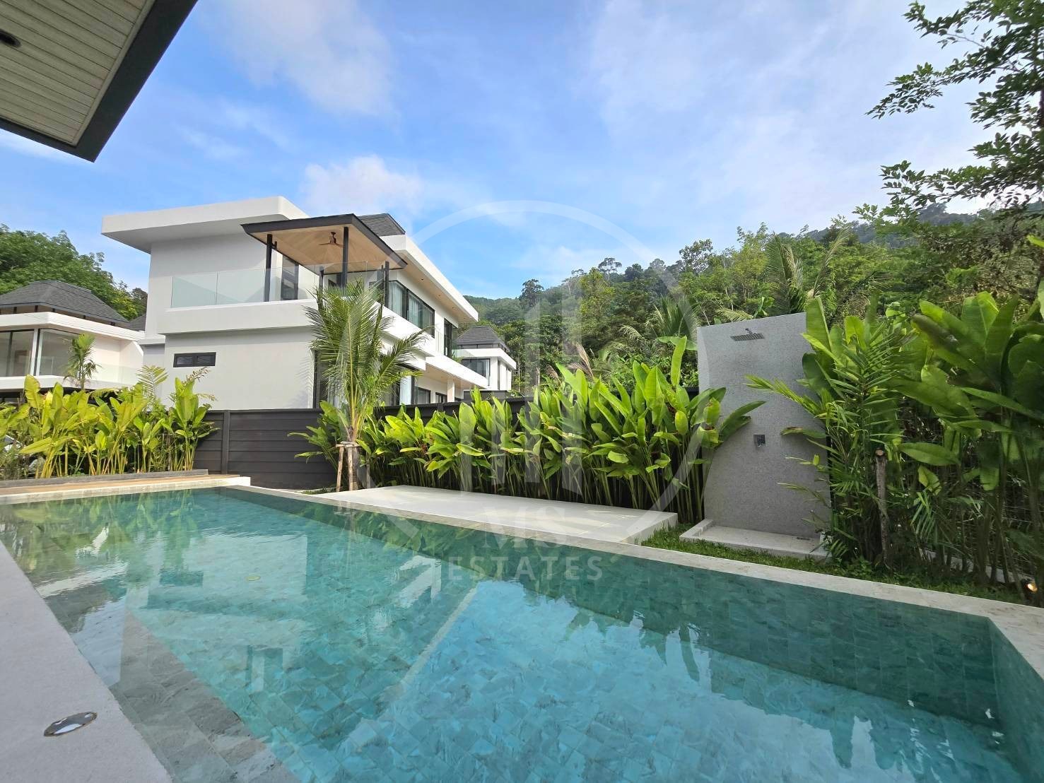 Pool villa located in the Phuket Airport – photo 2
