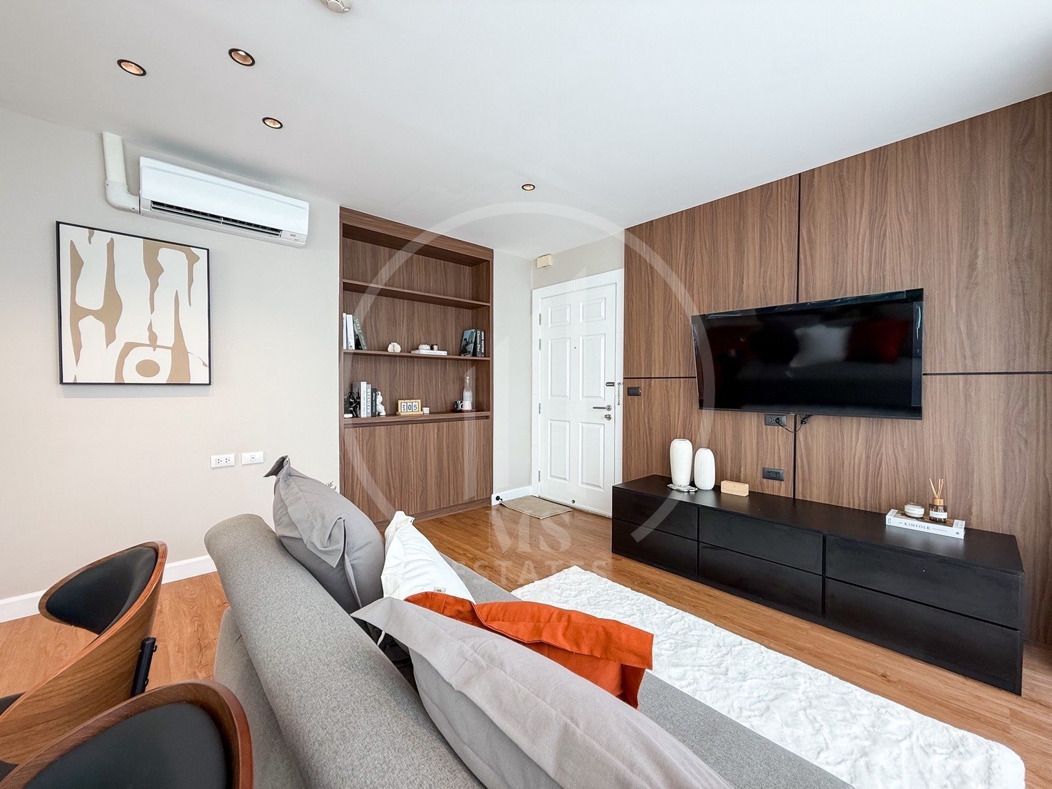 The View Condominium – photo 3