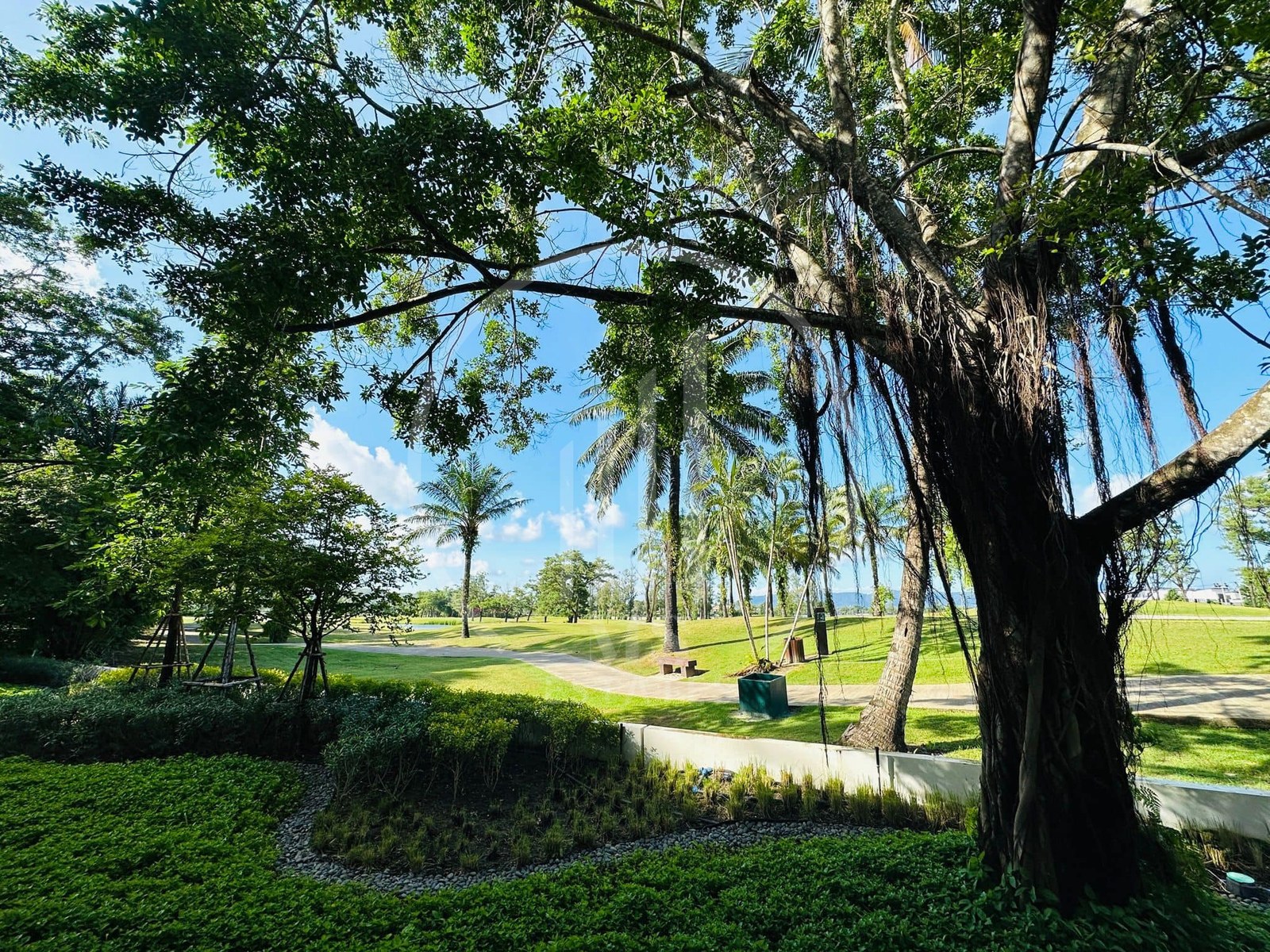 Skypark Lake View condo – photo 1