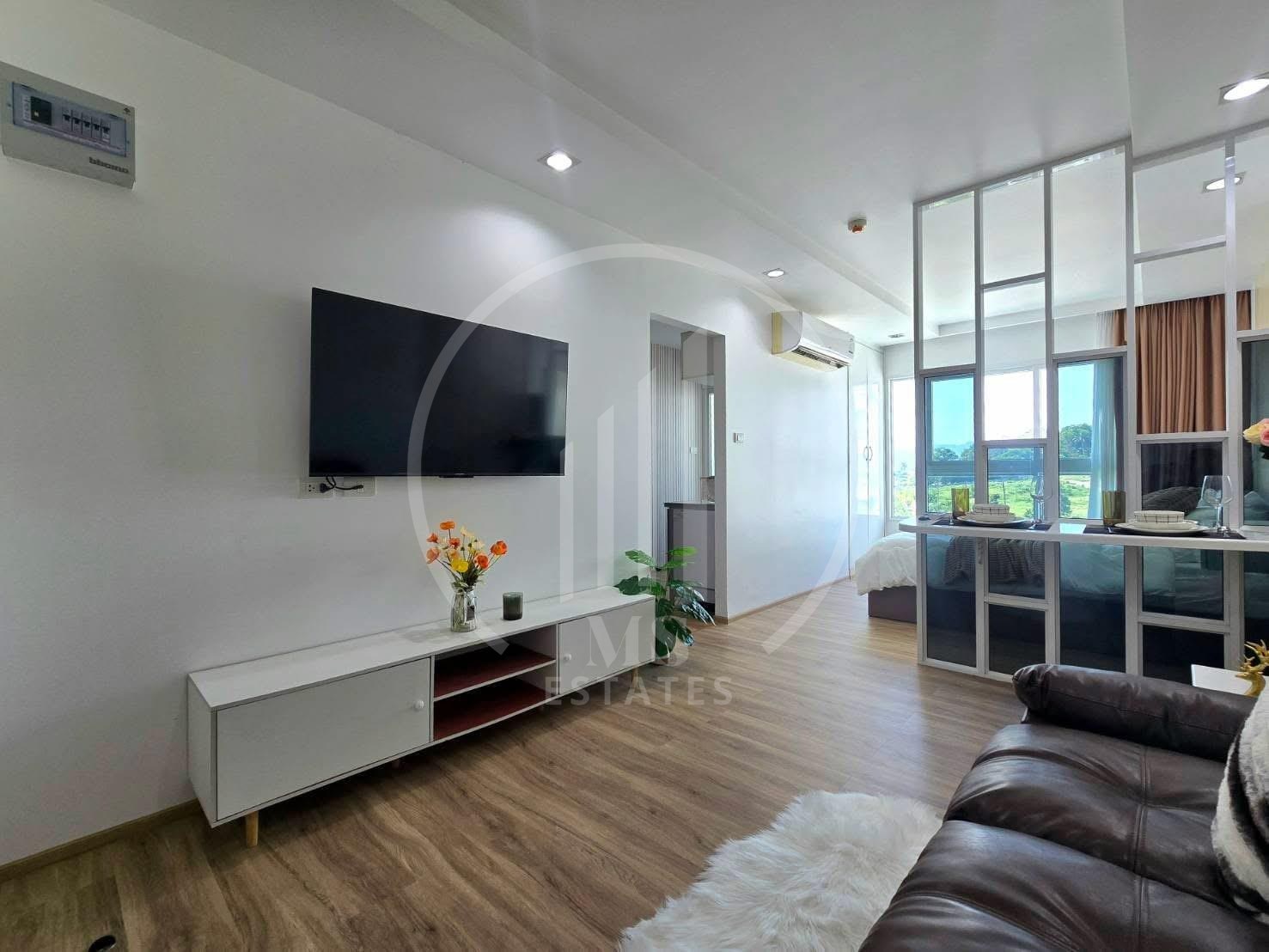 The Royal Place Condominium