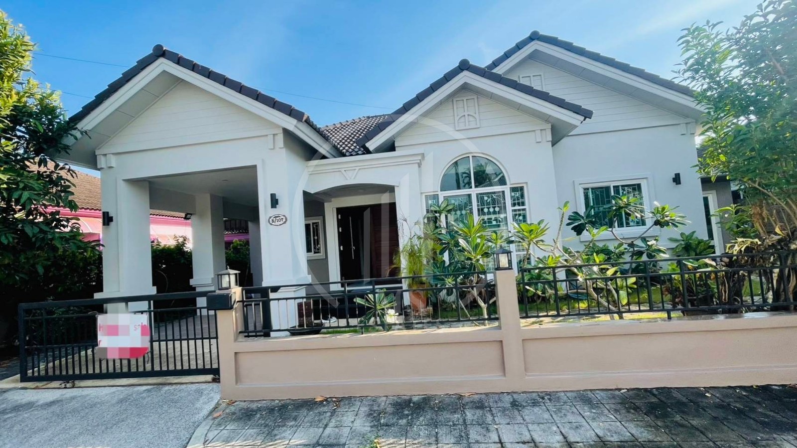 Sinsuk Thani