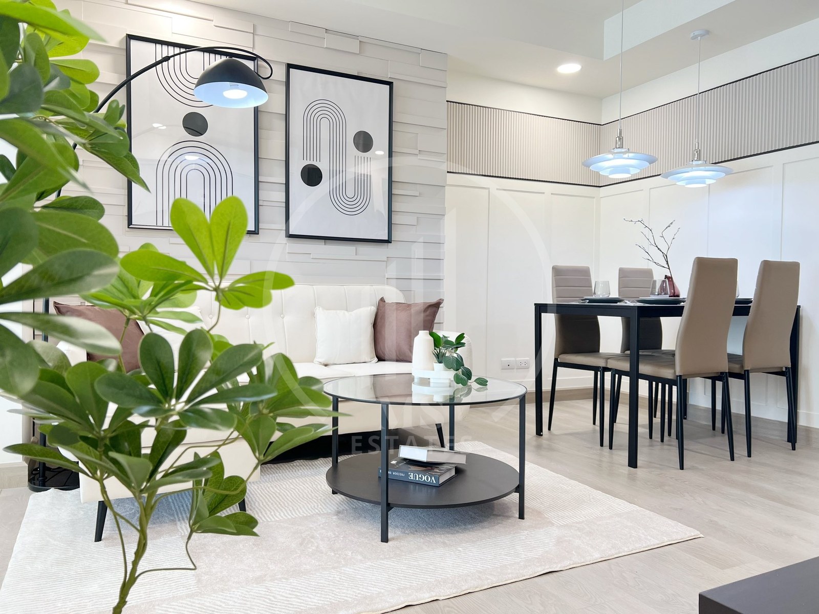 The Royal Place Condo – photo 3