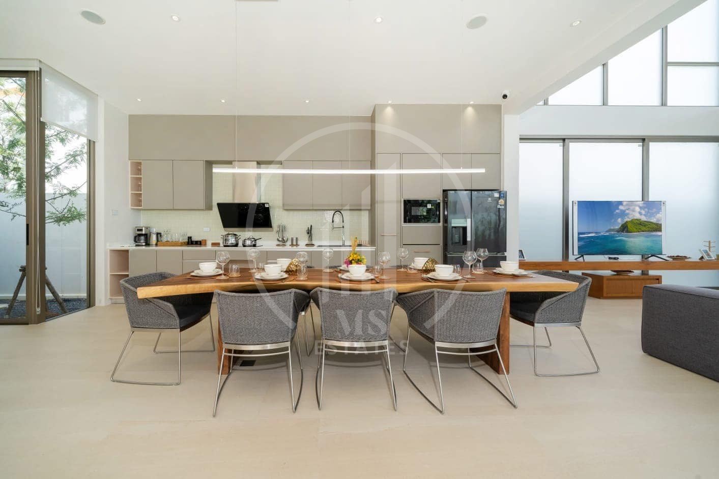 High-tech pool villa – photo 2