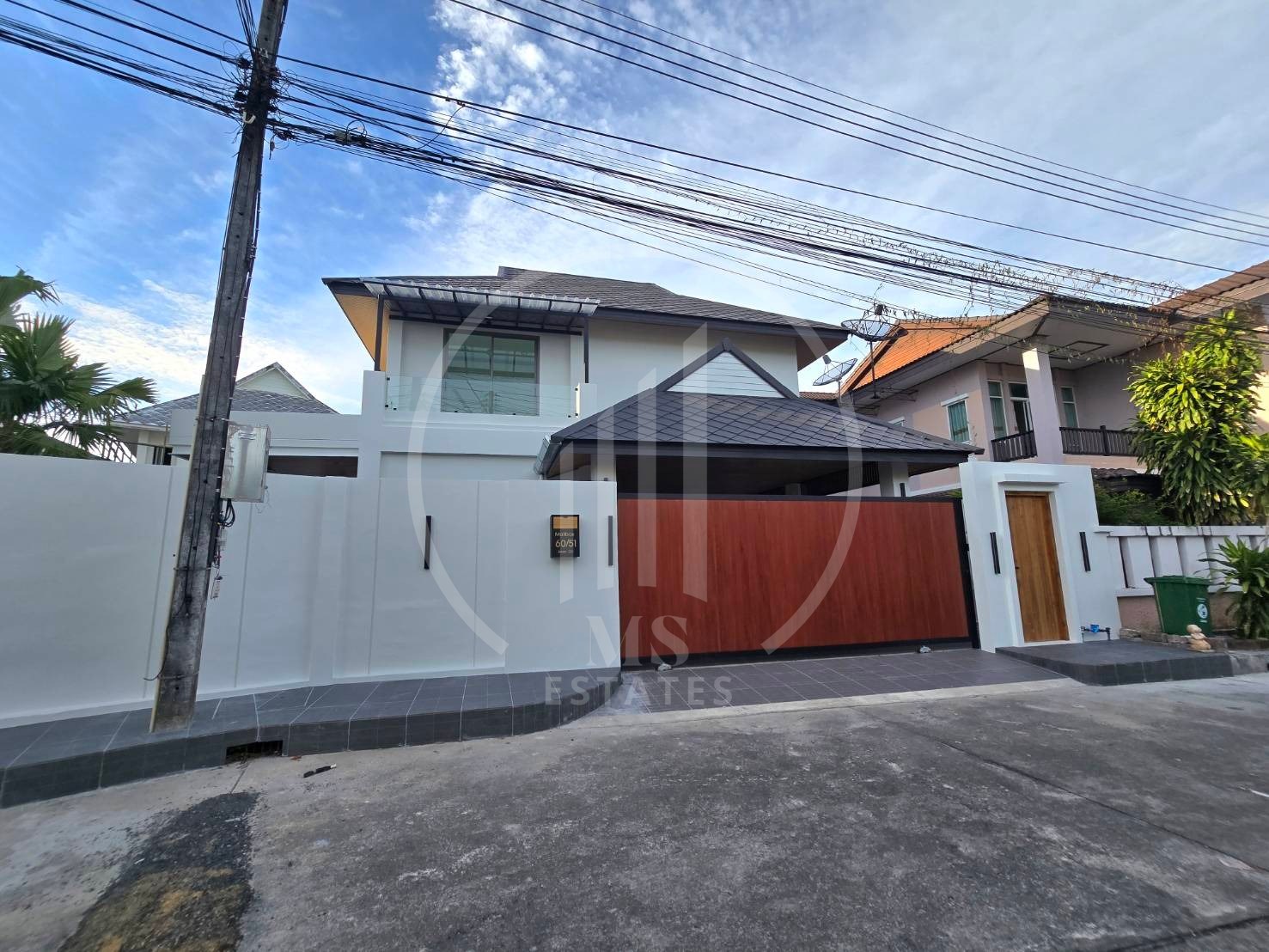 Stunning Two-Story Detached House – photo 3