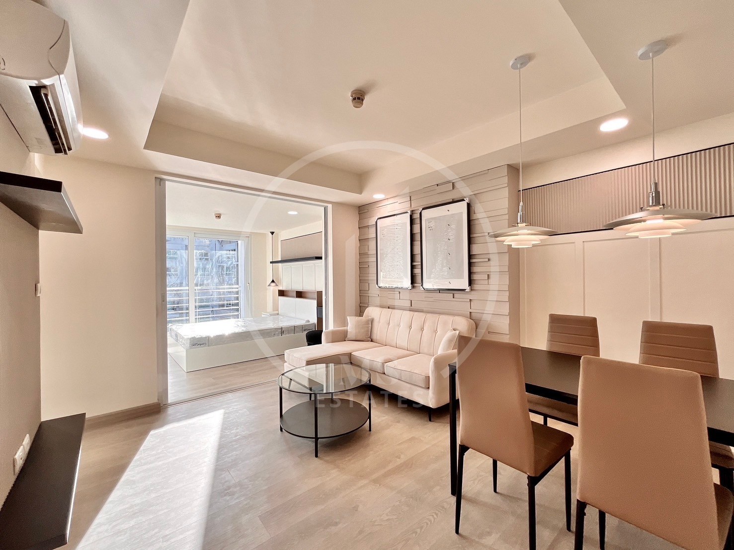 Royal Place Condo – photo 1