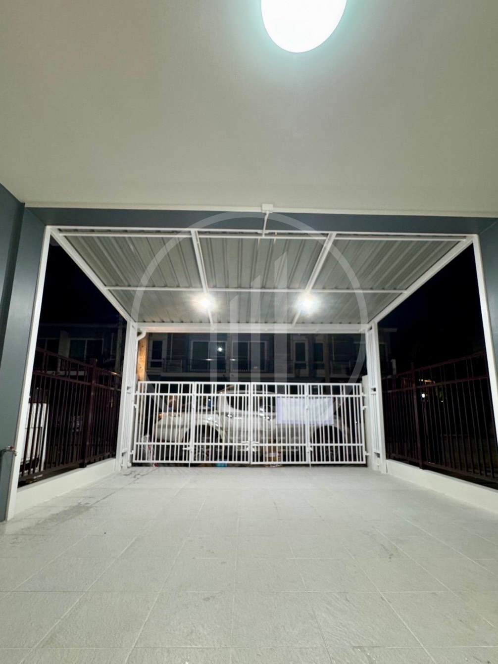 Home for Sale Near UWC – photo 3