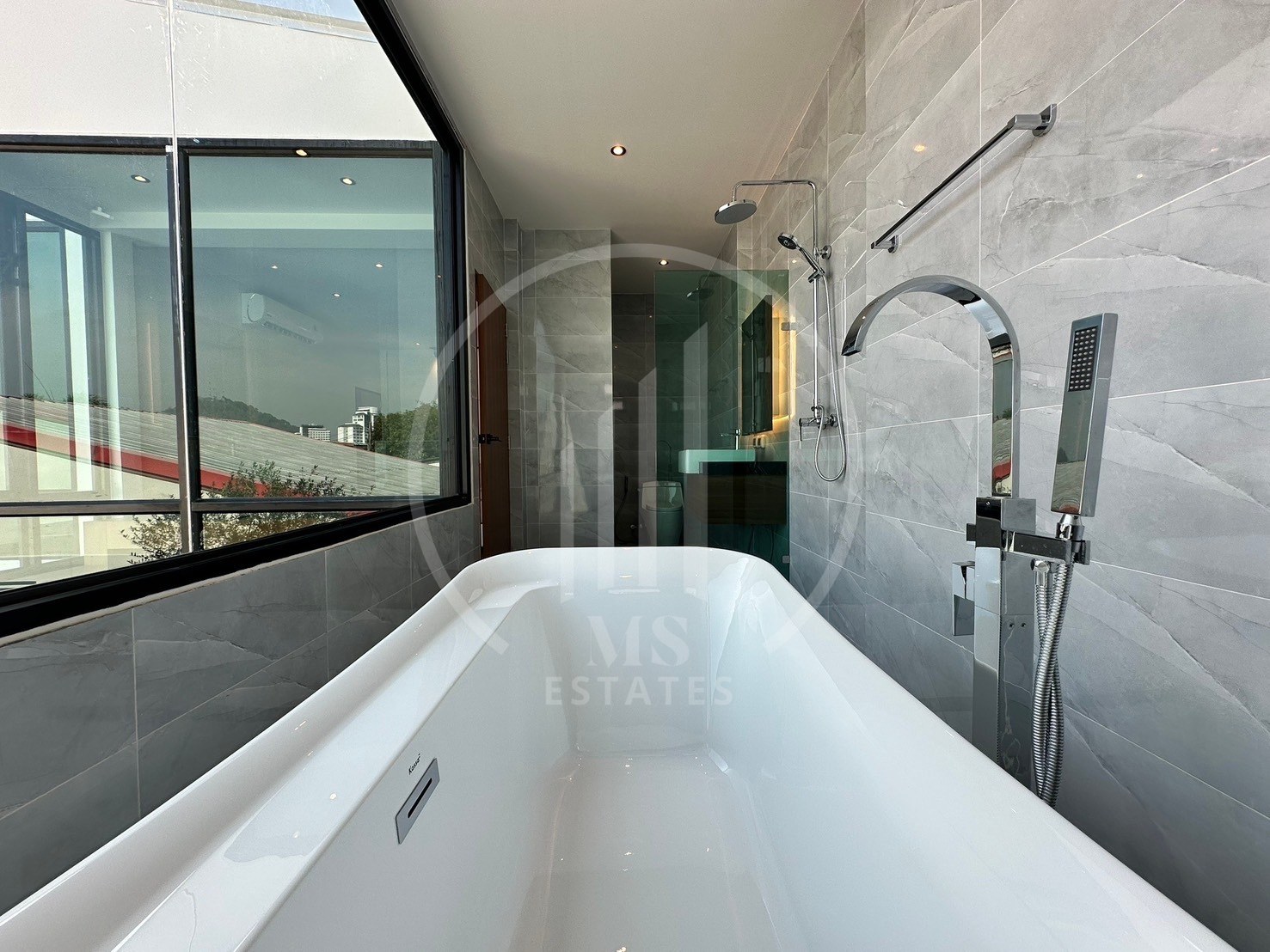 Pool villa located in the heart of Phuket
