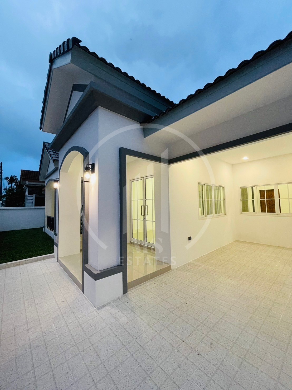 Renovated single-story home. – photo 5