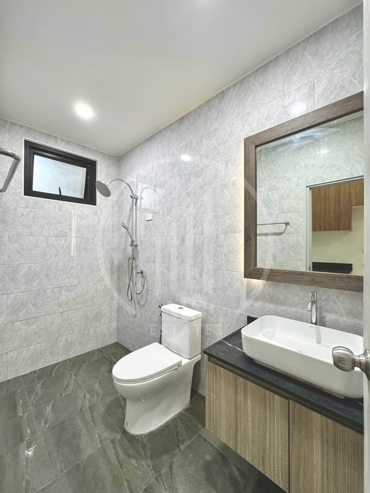 Townhouse for Sale , Pa Klok