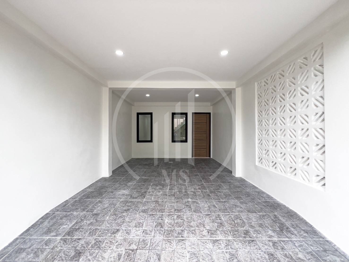2-story townhome – photo 4