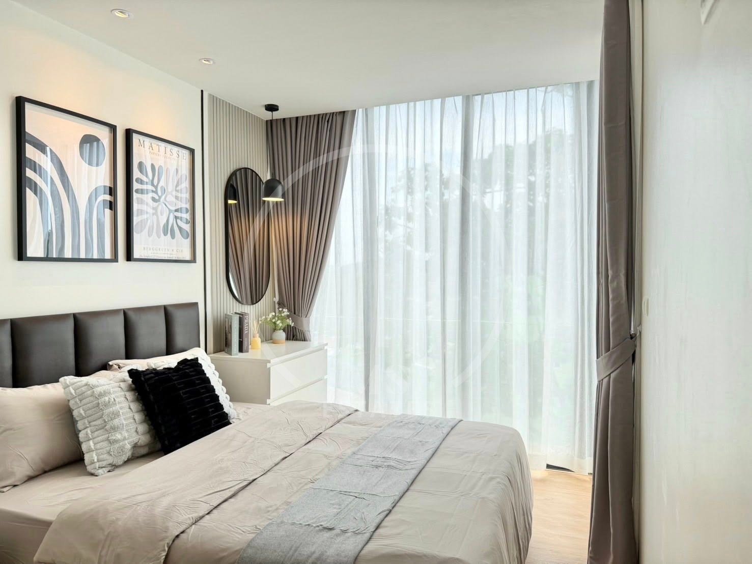 The Square Condo , Kuku