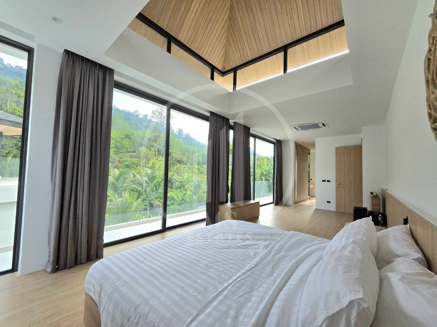 Pool villa located in the Phuket Airport – photo 5