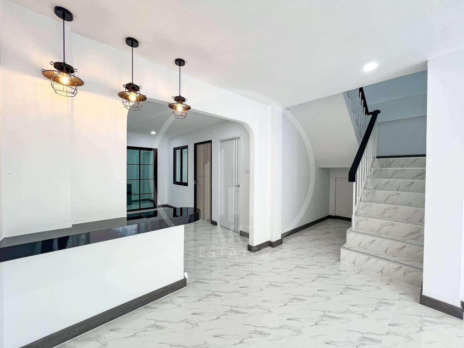 Two-story townhouse for sale – photo 2