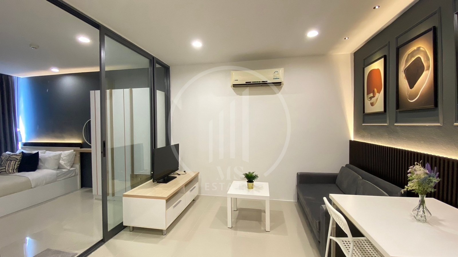Square condominium – photo 4