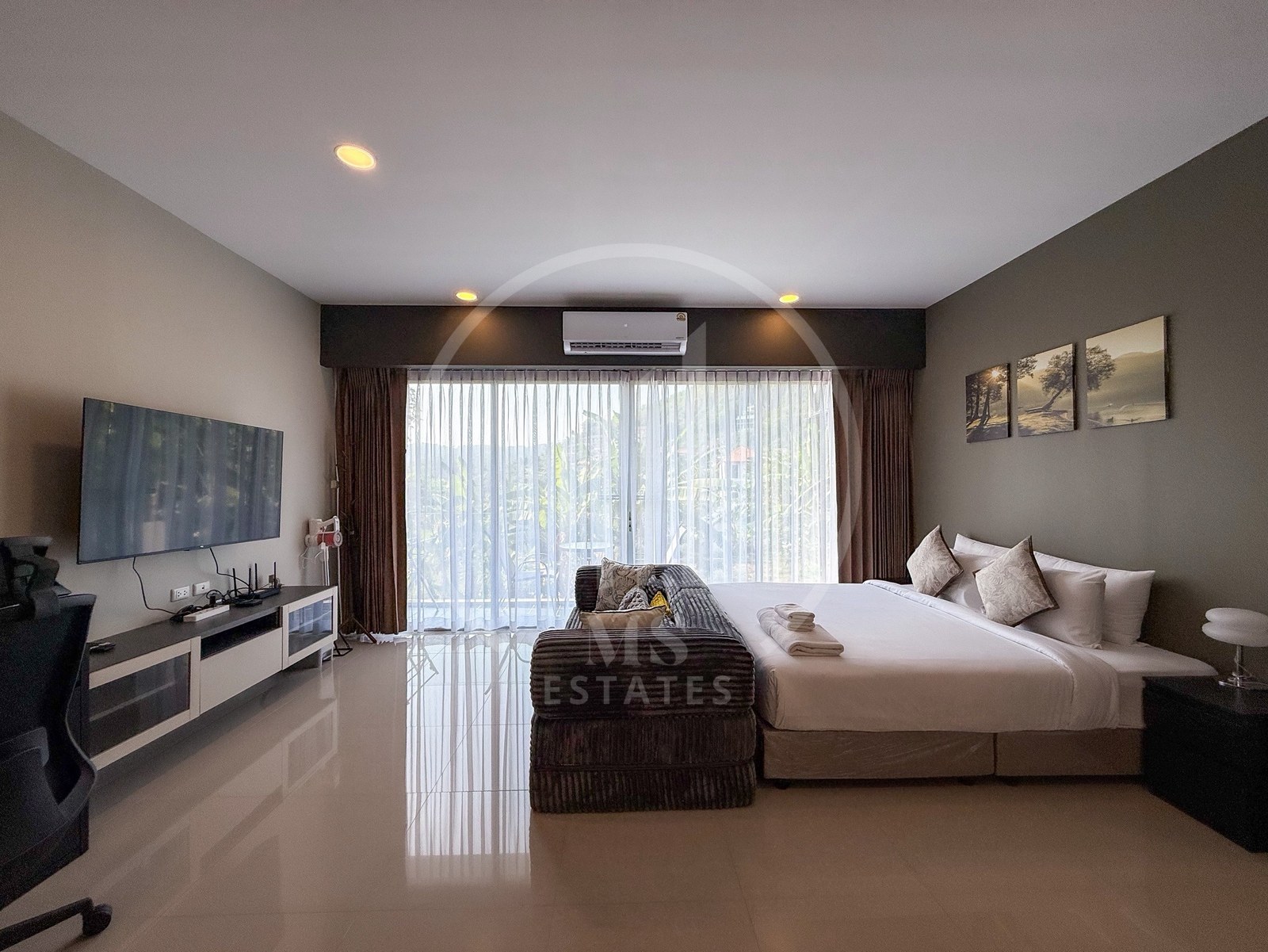 The Chic Condominium – photo 3