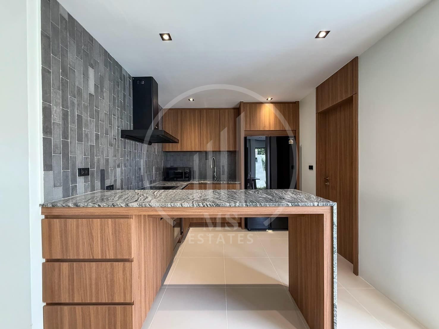 Newly completed pool villa – photo 2