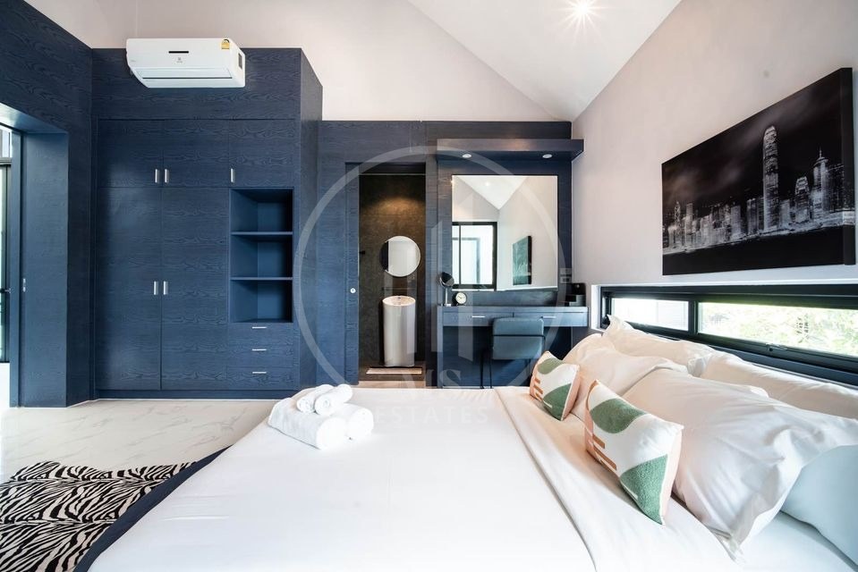 Granary Pool Villa in Bangtao