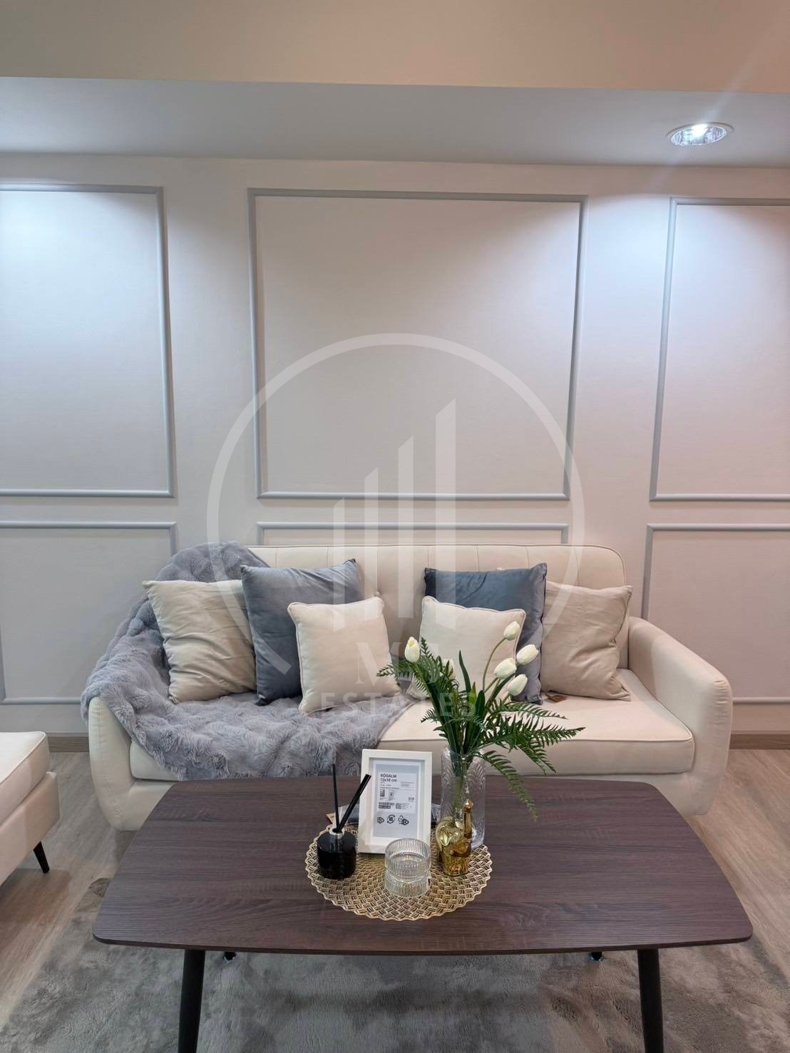 The Royal Place Condominium – photo 5