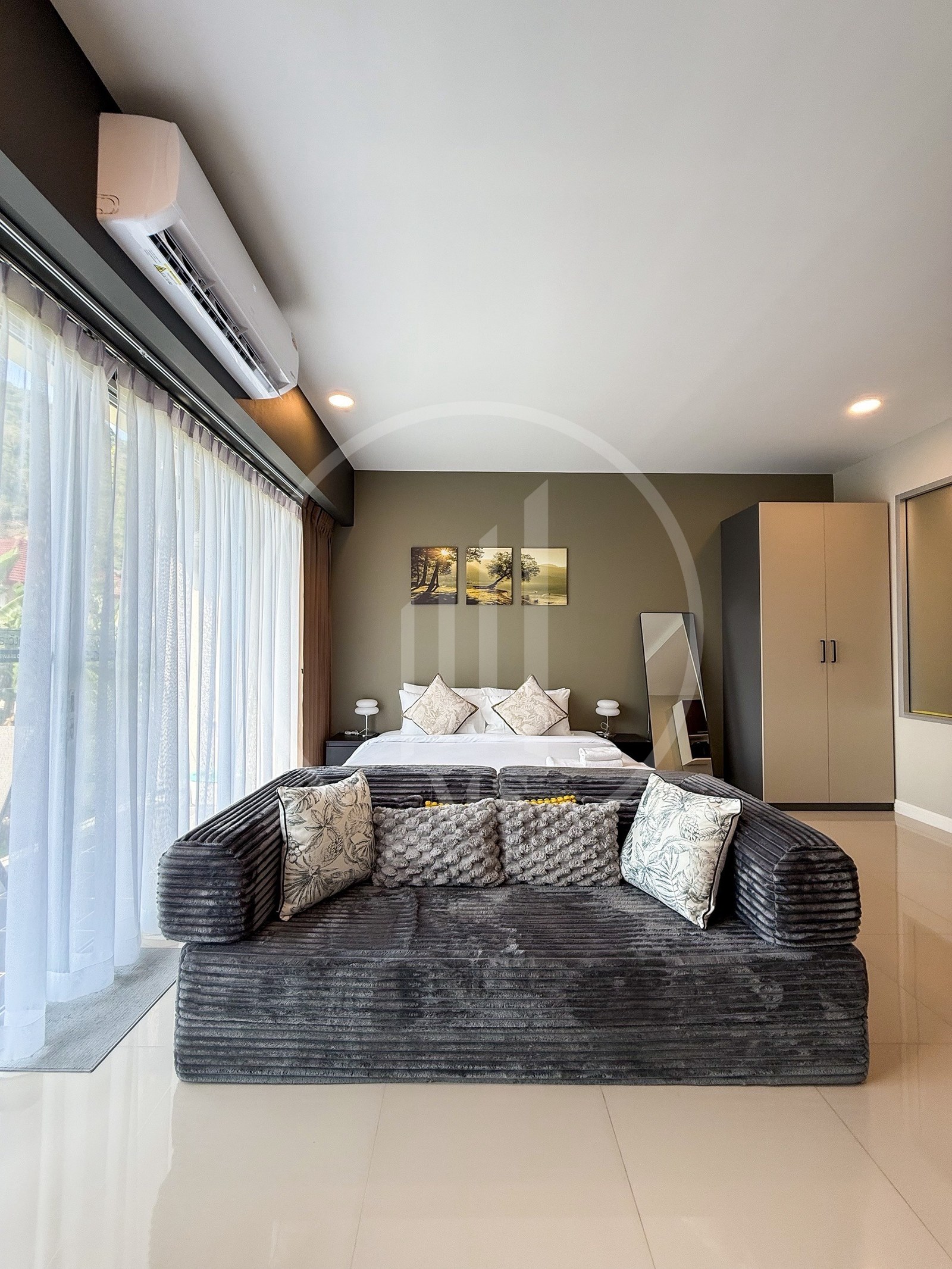 The Chic Condominium – photo 2
