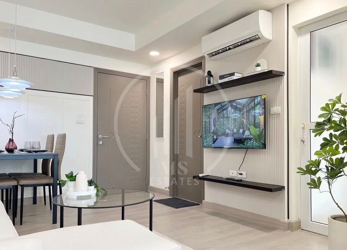 The Royal Place Condominium – photo 4