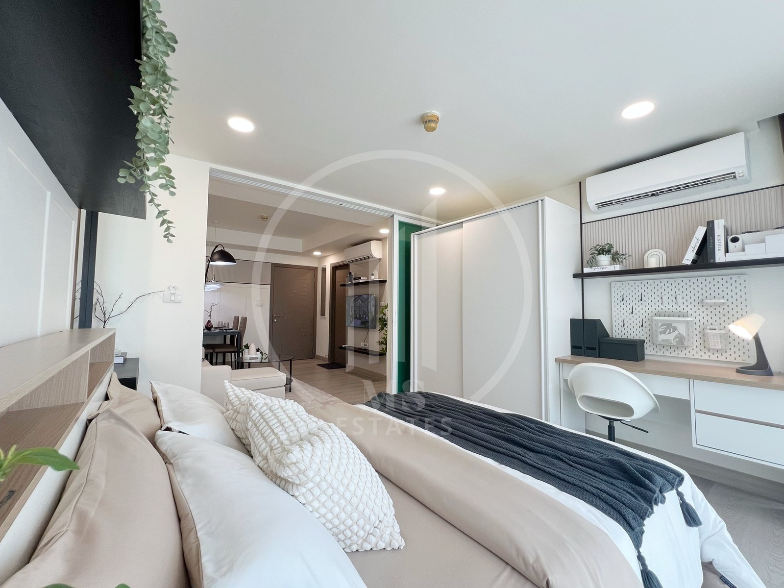 The Royal Place Condo – photo 5