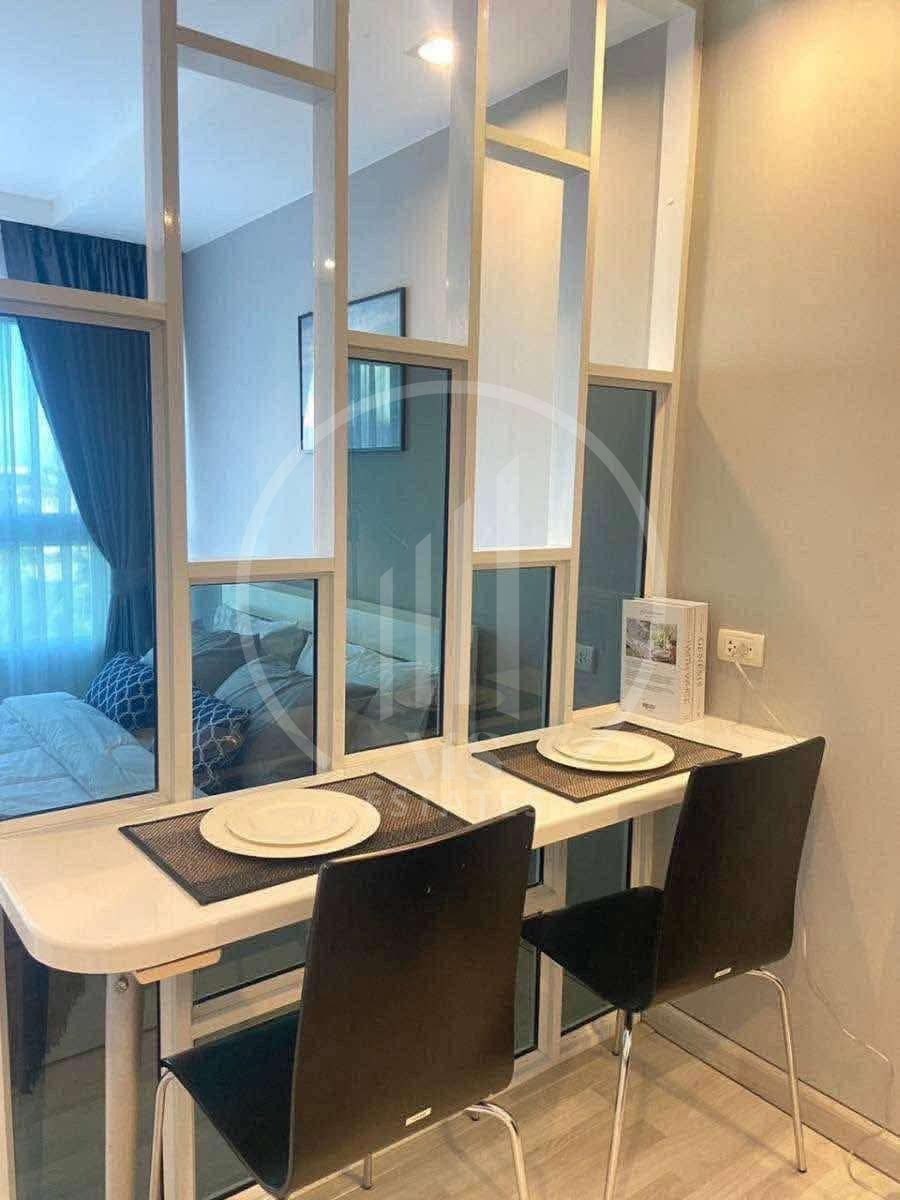 The Royal Place Condominium – photo 5