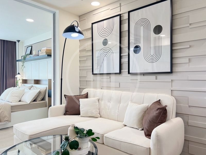 Royal Place Condominium