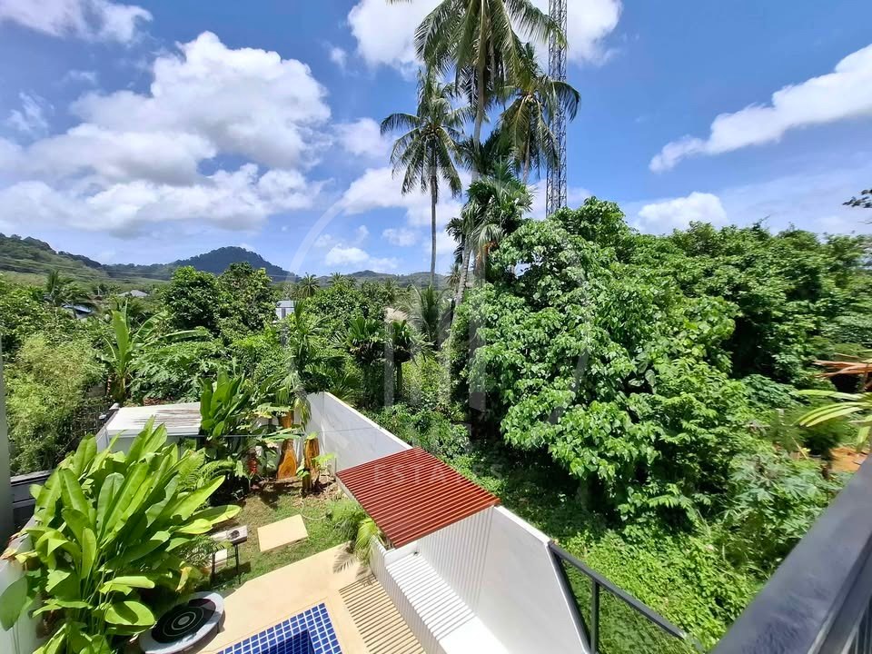 Pool villa in Srisunthorn