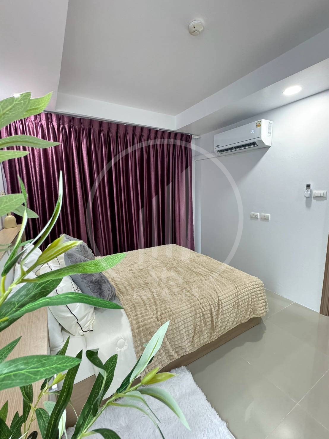 The Royal Place Condominium – photo 5