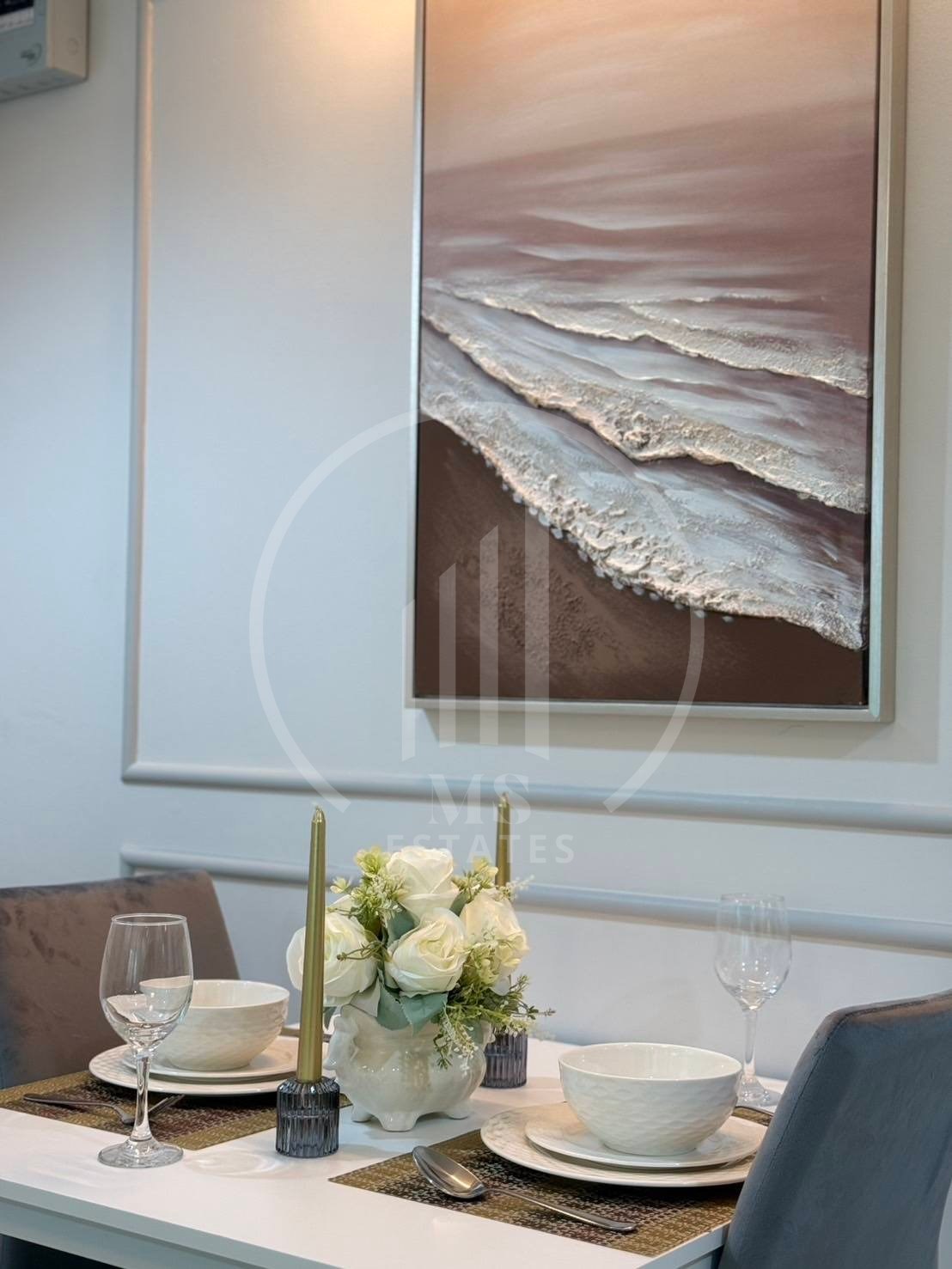 The Royal Place Condominium – photo 2