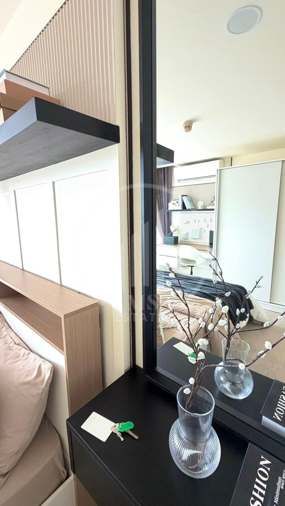 The Royal Place Condominium – photo 2