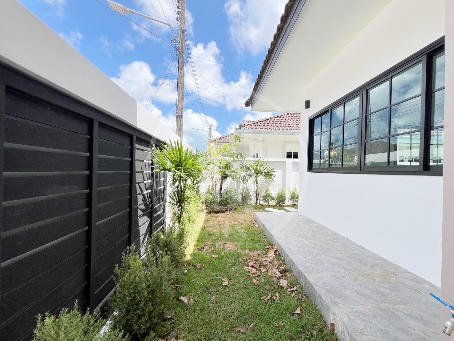 Single-Story Semi-Detached House for Sale – photo 4